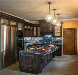 8 bedroom luxury villa with pool near Koutsounari, sleeps 16